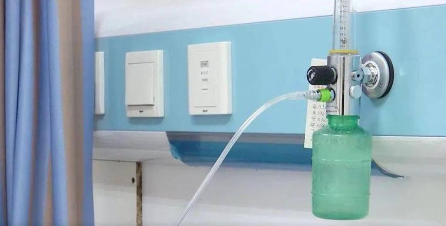 吸氧湿化瓶使用要点及氧气雾化吸入正确步骤解析