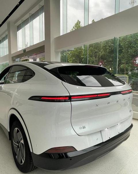 小鹏P7670G车型详解：性能与设计完美融合