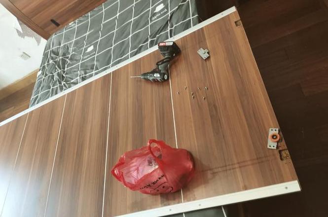 衣柜推拉门维修攻略及图示详解
