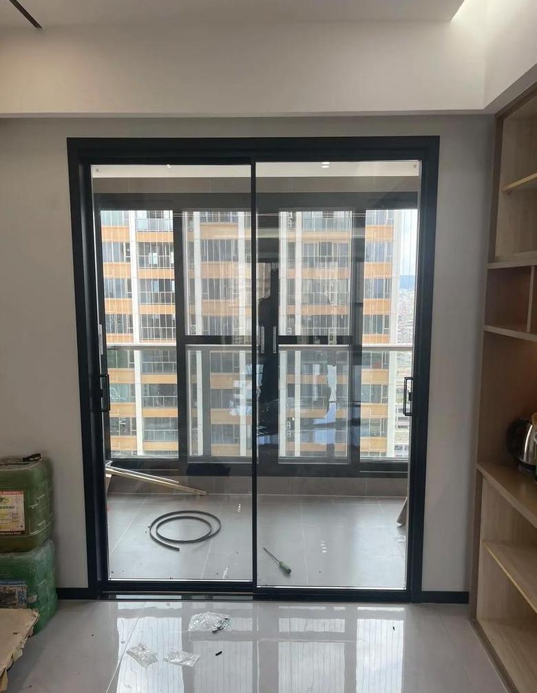 阳台推拉门1.4厚够用吗？选购指南揭晓