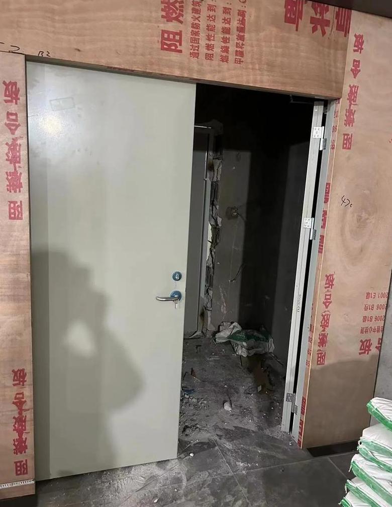 不锈钢玻璃防火门选购指南及厂家推荐
